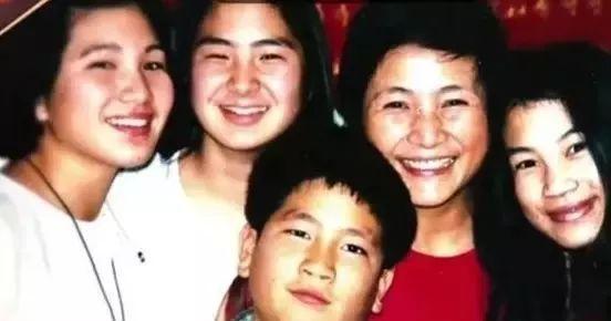 郑佩佩成龙最新爆料,幕后故事与精彩瞬间大公开