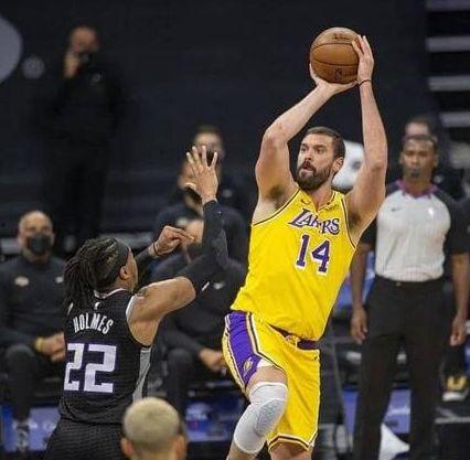 湖人最新交易中锋消息爆料  第2张